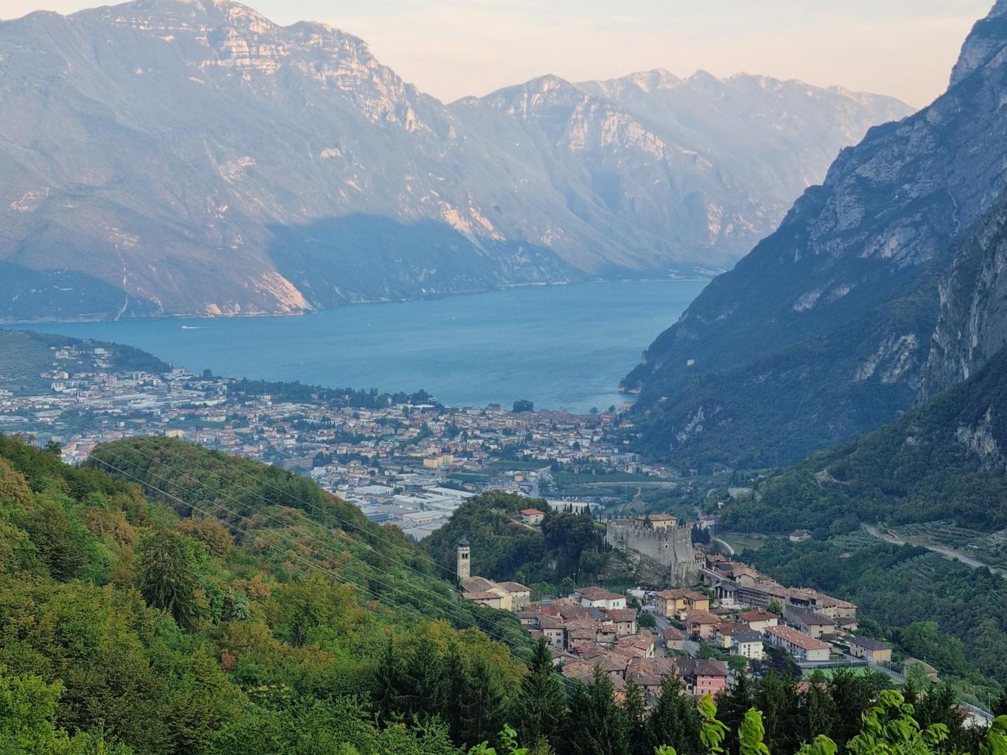 Appartamento Laura Riva del Garda Exterior foto